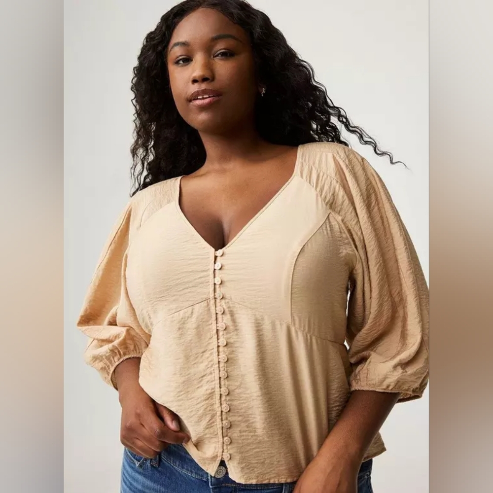 Torrid Button Front V-Neck Crop Blouse Plus Size 3 NWT